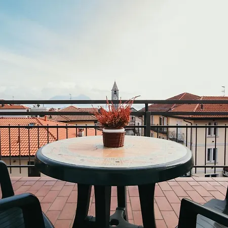 La Casa Del Cuore - Lakeside Leisure & Business Apartment