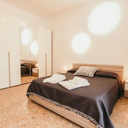 La Casa Del Cuore - Lakeside Leisure & Business Apartment